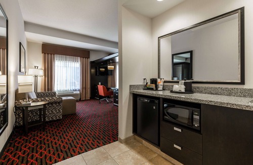 South Lethbridge Hotel | Hampton Inn & Suites by Hilton Lethbridge