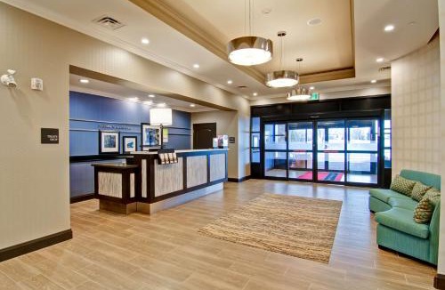 North Industrial Hotel | Hampton Inn & Suites by Hilton Saskatoon Airport