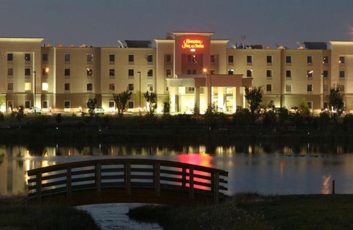 Red Deer Hotel | Hampton Inn & Suites Red Deer