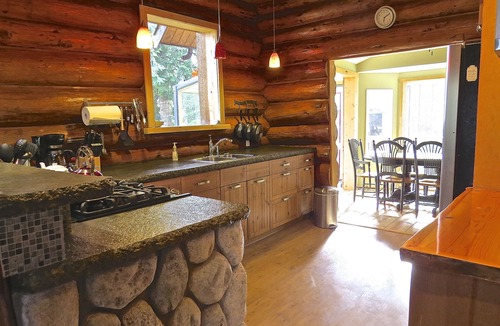 Otter Point Cabin | Handsome Dan's at Otter Point