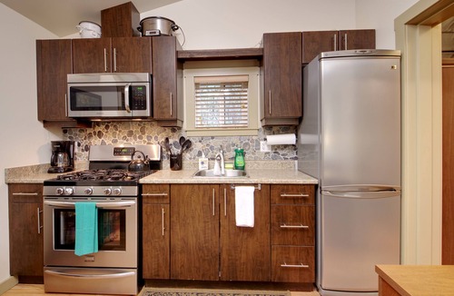 Port Renfrew Cabin | Handsome Dan's Port Renfrew