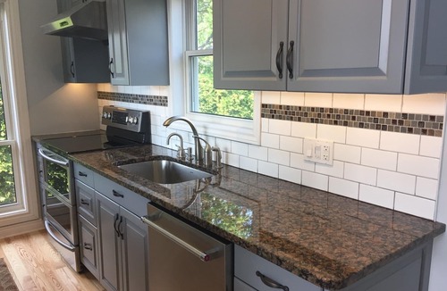 Dashwood Cottage | Hank's Lakefront Cottage: Lots Of Space And Ready For Your Lake Huron Vacation!