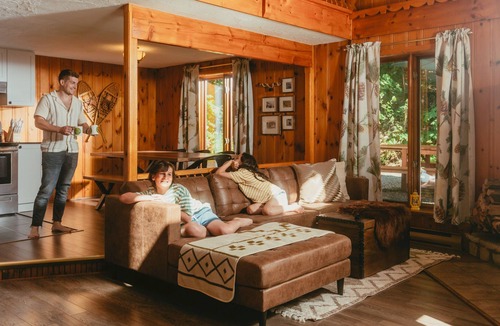 Sainte-Agathe-des-Monts Cabin | Happy Camper Chalet w/ Hot Tub & Sauna on Mountain