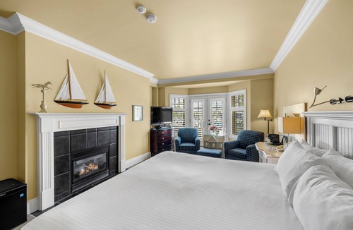 Historic Old Town Hotel | Harbour House