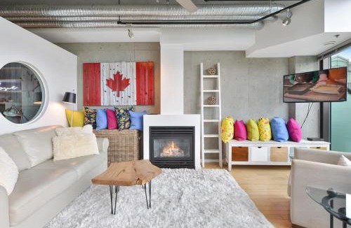James Bay House | Harbourview Executive Condo