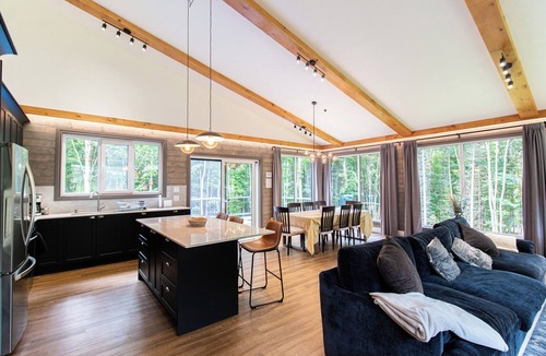 Amherst Ski Chalet | Harmonie KanataTremblant (179 Printemps)