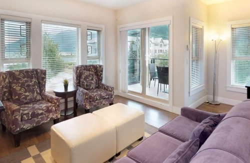 Harrison Hot Springs Apartment | Harrison Lake View Suites - Two Bedroom Lake View Suite 2