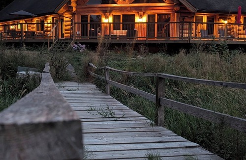 Kent Ski Chalet | Harrison Oak Chalet/5 minutes to Harrison Lake, with game room & deck