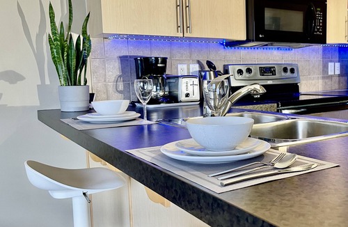 Downtown Edmonton Condo | Heart of Downtown Edmonton, walking distance to Rogers Place/LRT station
