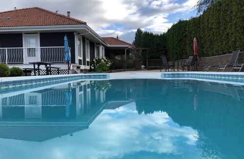 West Kelowna Estates House | Heated Pool, Hot Tub, 7 Beds, Lake View, City View, Mountain View