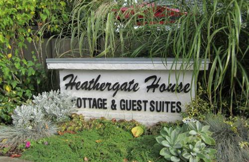 James Bay Bed & Breakfast | Heathergate Cottage and Suites