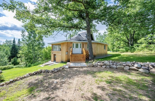 Madawaska Valley Cottage | Heavenly Family Cottage on 50 acres of Forest - Minutes from Town and Beach