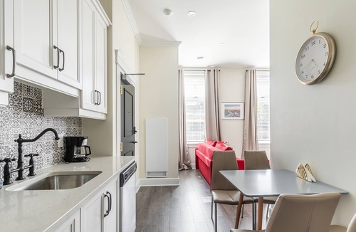 Smiths Falls Apartment | Heritage Rideau 1Br Apartment. Free Parking