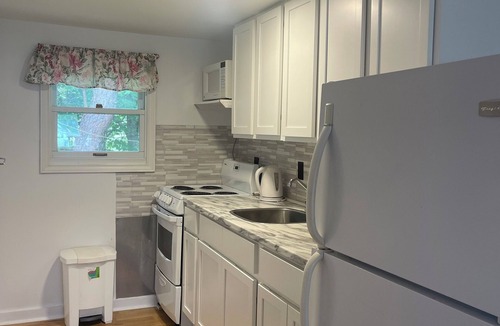 Anne's Land Cottage | Heritage Three-bedroom Cottage (Cottage 1)
