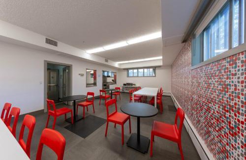 Whyte ave Hostel | HI Edmonton - Hostel