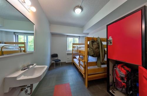 Whyte ave Hostel | HI Edmonton - Hostel