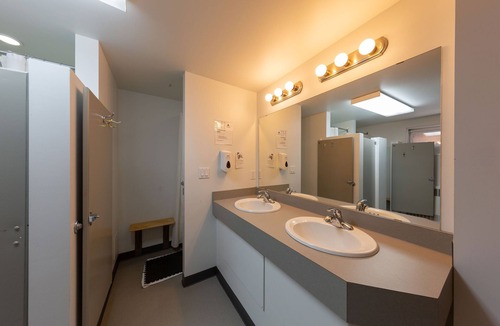 Whyte ave Hostel | HI Edmonton - Hostel