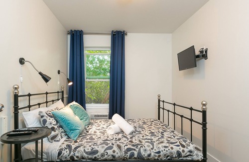 Downtown Kelowna Hostel | HI Kelowna Hostel