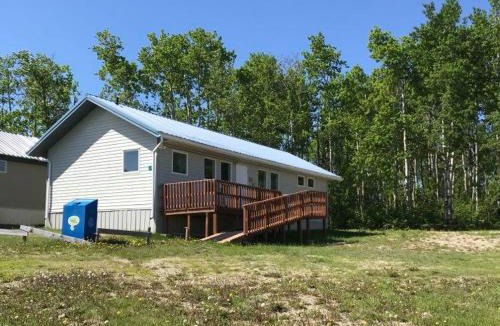Division No. 16 Hostel | HI Rossburn 9 Finger Ranch