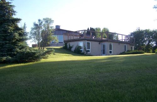 Division No. 16 Hostel | HI Rossburn 9 Finger Ranch