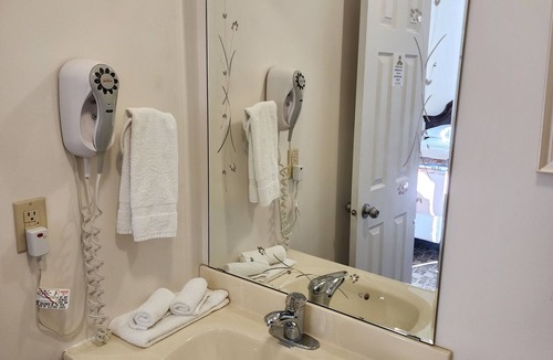 Portage La Prairie Hotel | Hi-Way Motel