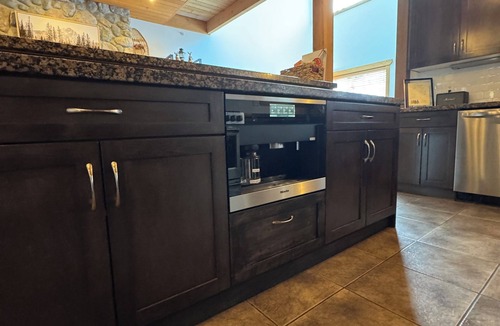 Okanagan-Similkameen House | Hidden Gold Hideaway - Apex Mtn - multi-family,pet friendly, slopeside townhome