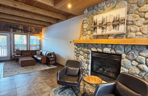 Okanagan-Similkameen House | Hidden Gold Hideaway - Apex Mtn - multi-family,pet friendly, slopeside townhome