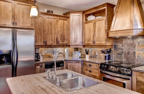 Snow Pine Estates House | High-end ski-in/ski-out home with private hot tub, sauna, & room for everyone
