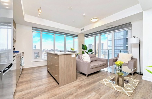 Kitchener Apartment | High Rise Condo w Balcony & Breathtaking Views