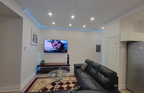Mile End Apartment | high speed internet - Full kitchen - Parcs &attractions #1