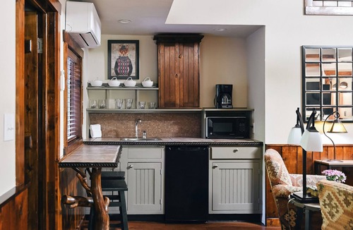 Evergreen Bed & Breakfast | Highland Haven Creekside Inn
