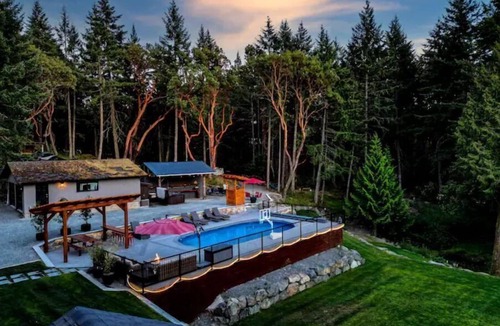 Highlands House | Highlands Oasis BCnn