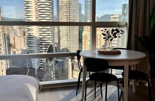 Downtown Vancouver Apartment | Highview Studio