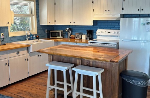French River Cottage | Highview Three Season Cottage - as low as 229CAD/nt - 3 Bed, 1 Bath