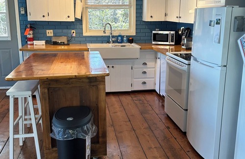 French River Cottage | Highview Three Season Cottage - as low as 229CAD/nt - 3 Bed, 1 Bath