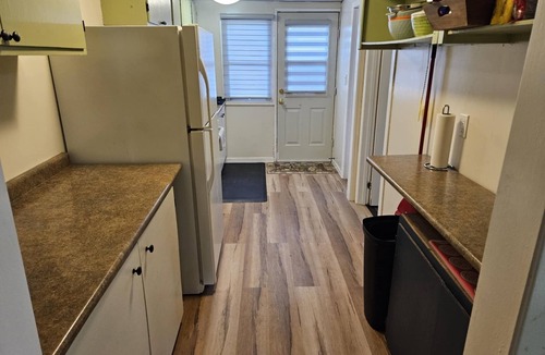 Leamington Cottage | Hillman Haven Cottage - walk to Lake & Marsh. Swim-Fish-Birding.