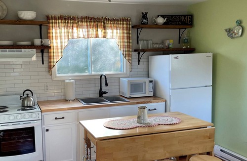 Cape Broyle Cottage | Hilltop Cottage