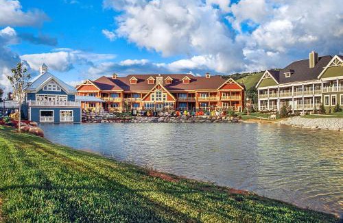 The Blue Mountains Resort | Hilton Grand Vacations Club Blue Mountain Canada
