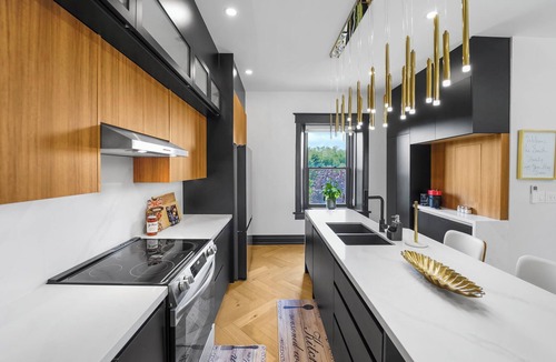 Salem Apartment | Historical Dreamy Loft Retreat in the Heart of Elora- Minutes from Downtown