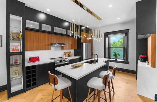 Salem Apartment | Historical Dreamy Loft Retreat in the Heart of Elora- Minutes from Downtown