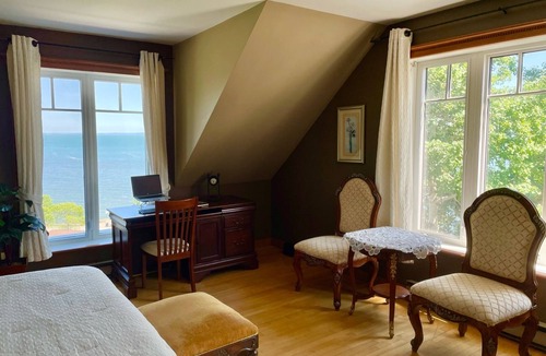 Pointe-au-Pic Ski Chalet | Historical Villa With Breathtaking View at La Malbaie