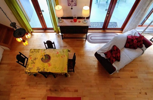 Regional District of Nanaimo Cottage | Hobos Pond Cottage. A pet friendly place on the gorgeous Englishman River.