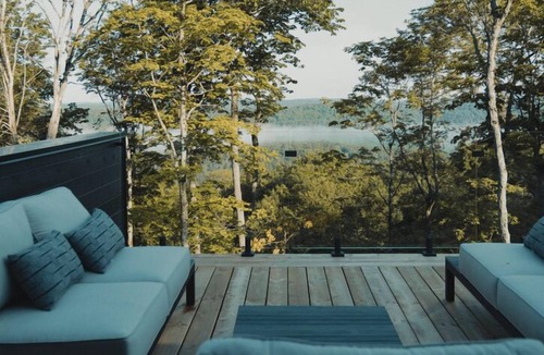 Labelle House | Hojd cabin -Spa & Panoramic view/2 kayaks