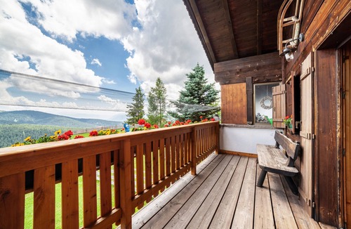 Avelengo House | Holiday Home 'Byveronika' on Meran 2000 with Mountain View, Private Terrace, and Wi-Fi