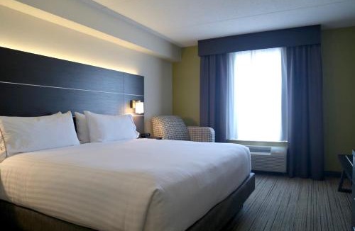 Airport Road Business Centre Hotel | Holiday Inn Express Brampton by IHG