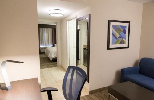 Airport Road Business Centre Hotel | Holiday Inn Express Brampton by IHG