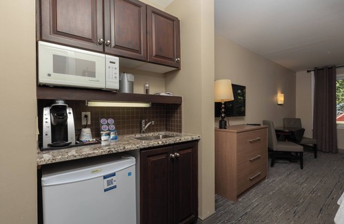 Mont-Tremblant Pedestrian Village Hotel | Holiday Inn Express and Suites Tremblant by IHG