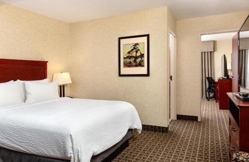 Northeast Edmonton Hotel | Holiday Inn Express Edmonton North by IHG