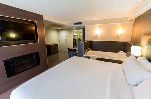 Downtown Edmonton Hotel | Holiday Inn Express Edmonton Downtown by IHG