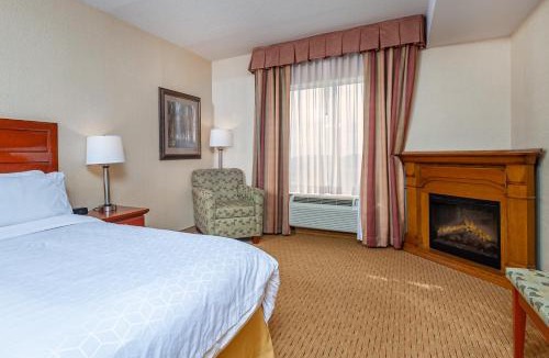 Bowmanville Hotel | Holiday Inn Express Hotel & Suites Clarington - Bowmanville by IHG